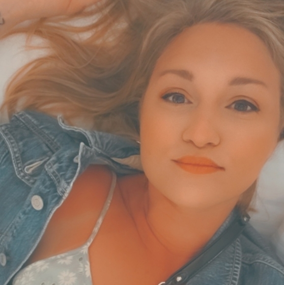 Meet your Posher, Becky - Picture 3 of 8